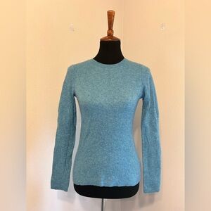 Ellen Tracy 100% cashmere Light Blue Crewneck Knit Sweater
